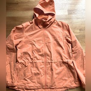 EUC Lululemon rain jacket that folds into itself